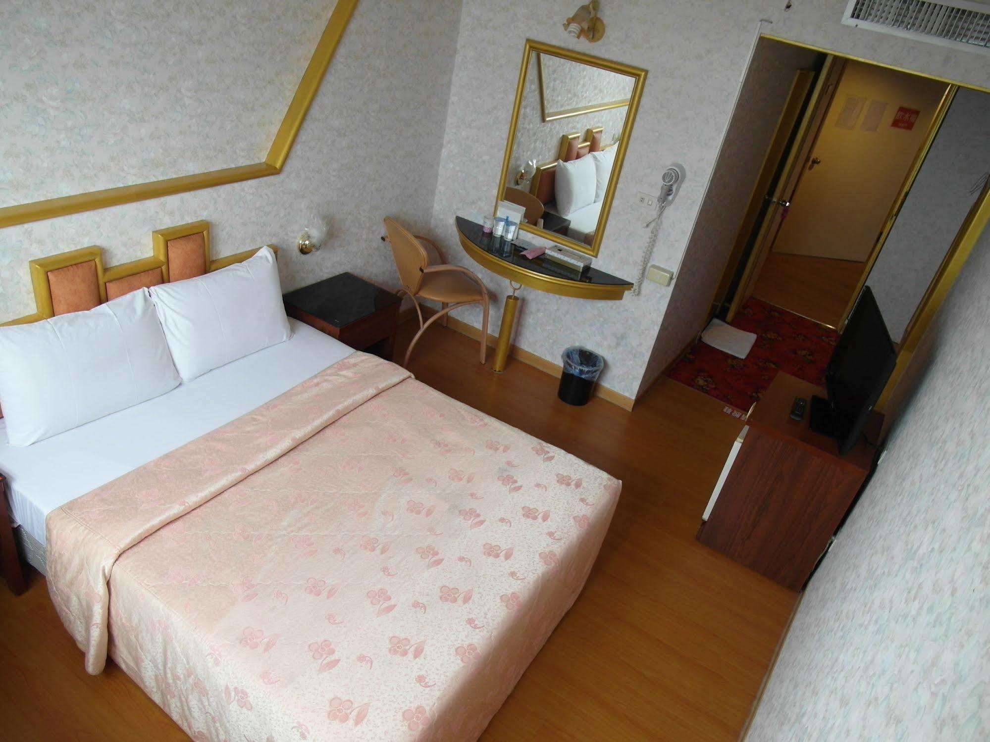 Lan Yin Tie Dao Hotel Tainan Exterior photo